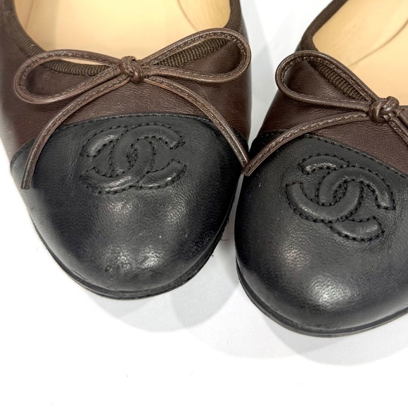 ✨SOLD✨ Chanel Brown and Black Leather Ballet Flats - Picture 12 of 12